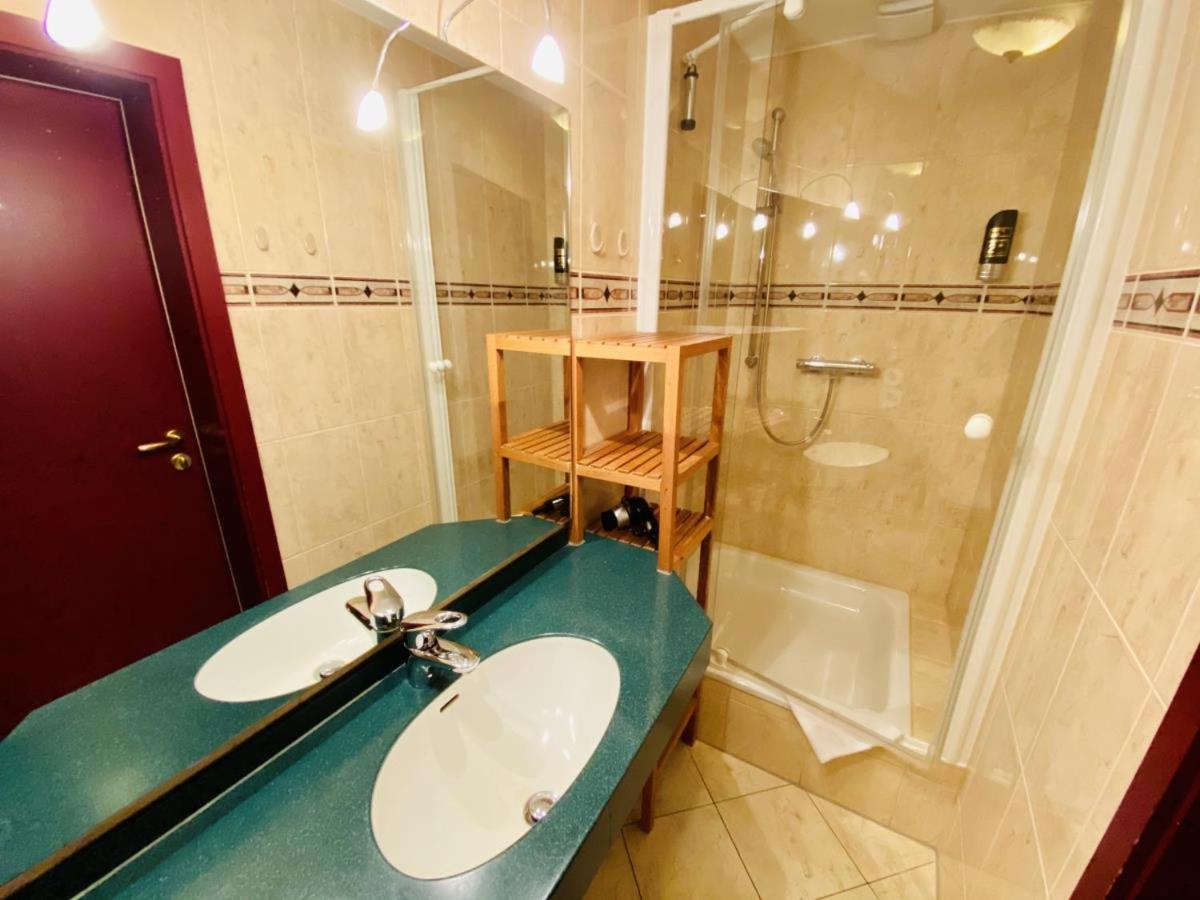 Doppelzimmer Bar, Direkt Am Alten Strom Rostock Exterior foto
